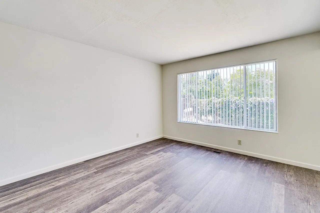 2 bed, 1050 sqft, $2,750 — Photo 3