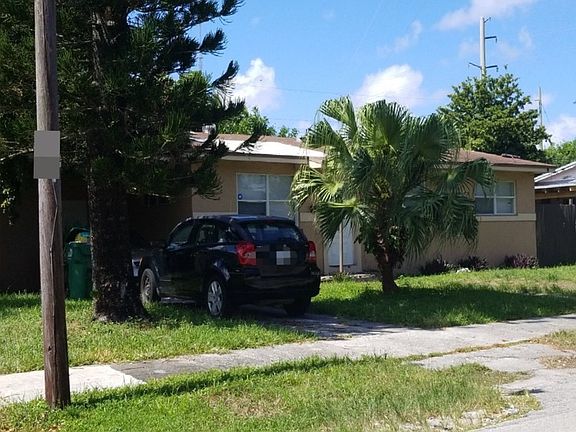 3rd image of 725 NW 200th St