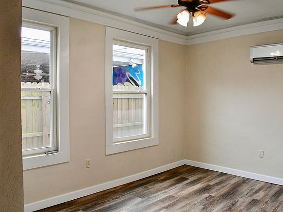 5th image of 1056 E Montague Ave Unit B