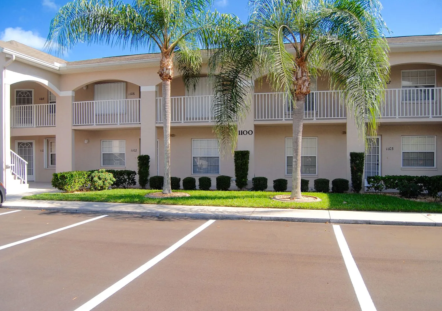 SW Egret Cir. 11644 #1102 — Photo 1