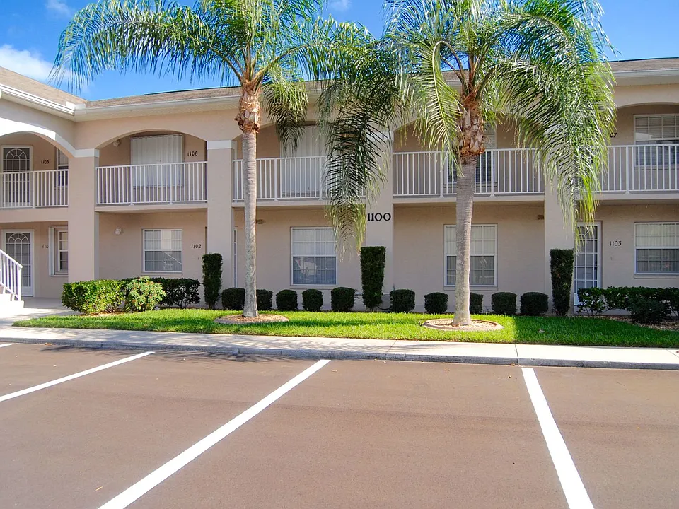 11644 SW Egret Cir #1102