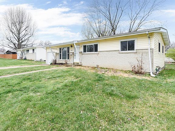 2nd image of 2385 Orleans Ln
