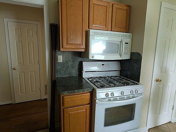 3rd image of 3729 Almazan Dr