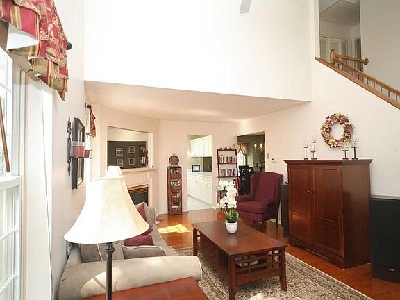 49-18 Top Gallant Road