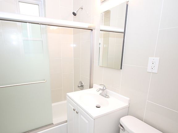 5th image of 4720 44th St APT 2R