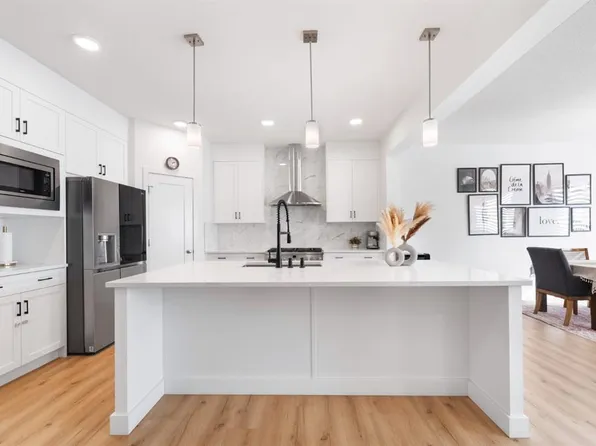 69 W Mallard Grv SE, Calgary, AB T3S 0E3