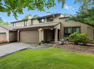 6 Redwood Ln #6, Avon, CT 06001