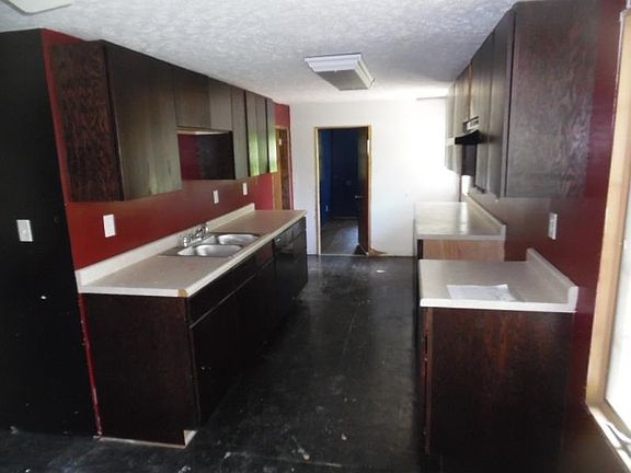 3rd image of 102 Wilson Ave