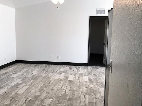5th image of 402 N Lee Ave