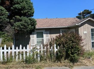 107 SW High St, Newport, OR 97365