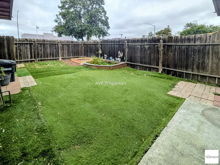 520 N Livermore Ave — Photo 7