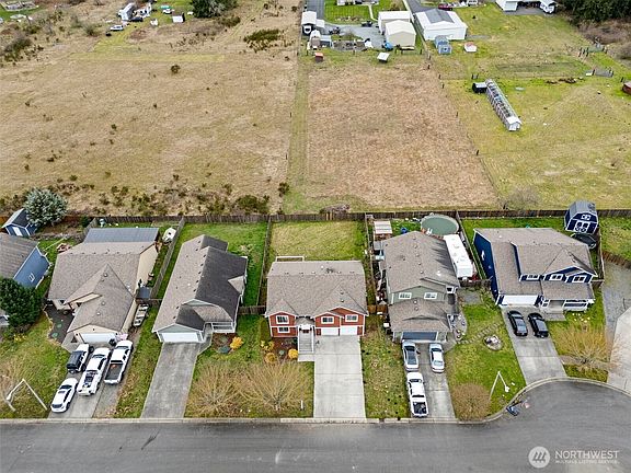 3rd image of 10705 Umtanum St SE