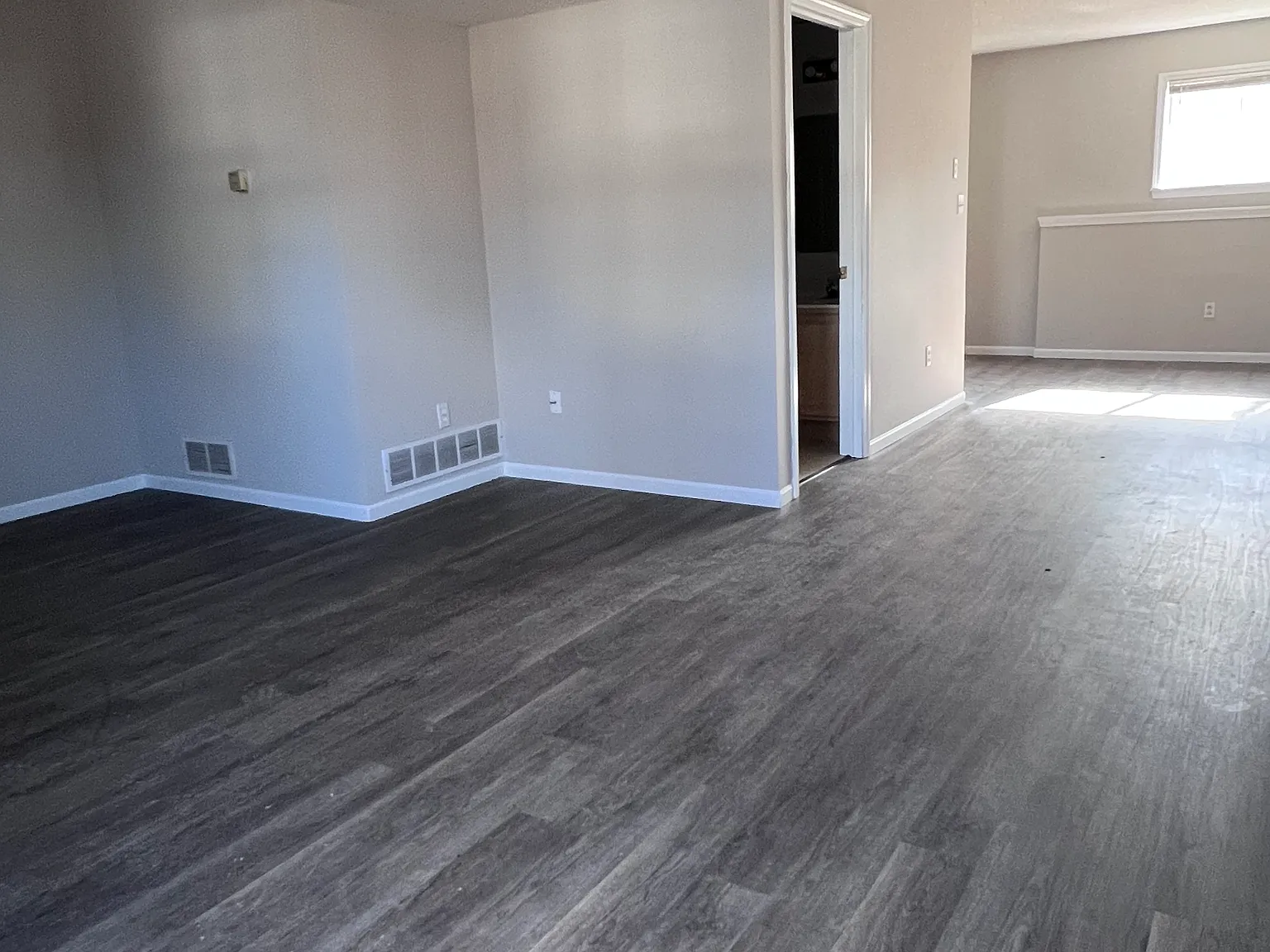3 bed, 1.5 bath, 1250 sqft, $1,250 — Photo 2
