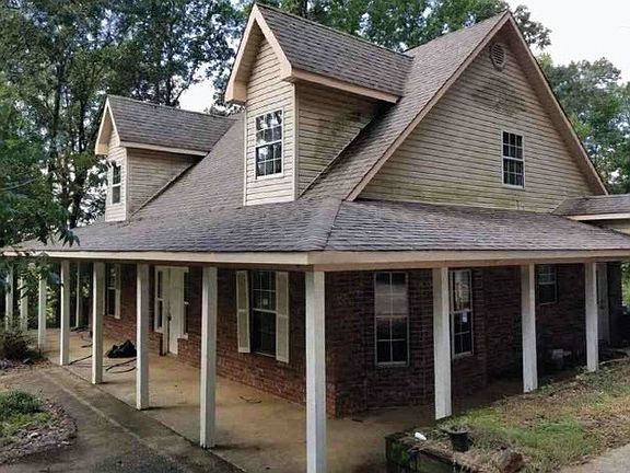 2nd image of 1865 Mount Pleasant Dr