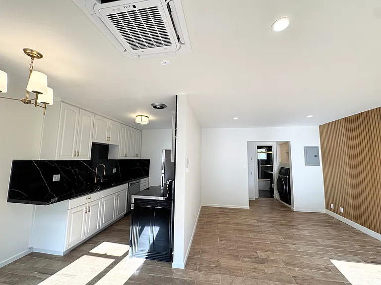 1134 9th St #C — Photo 3