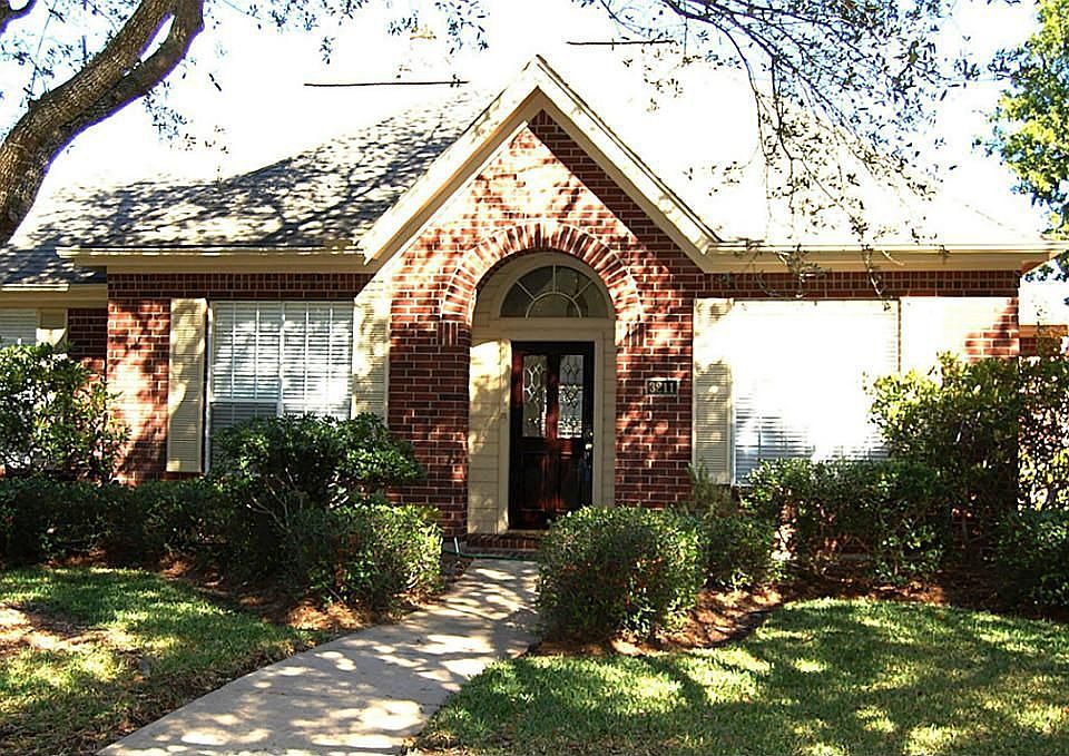 1st image of 3211 Richland Dr