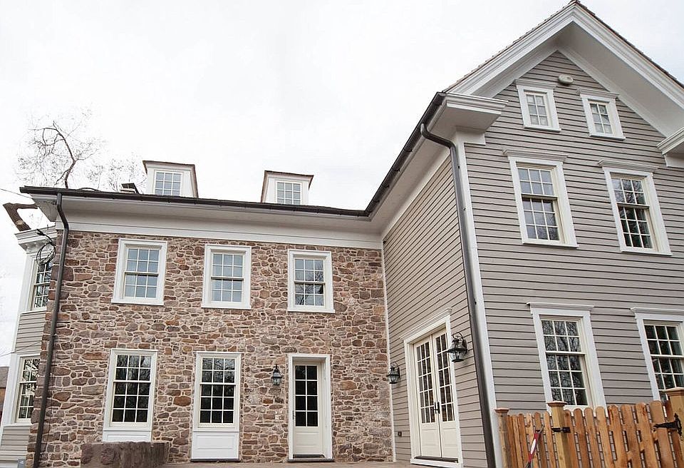 2nd image of 2744 Butler Pike