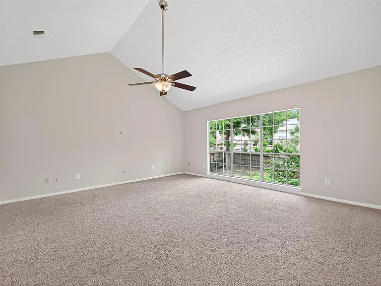 106 Breezy Point Pl — Photo 22