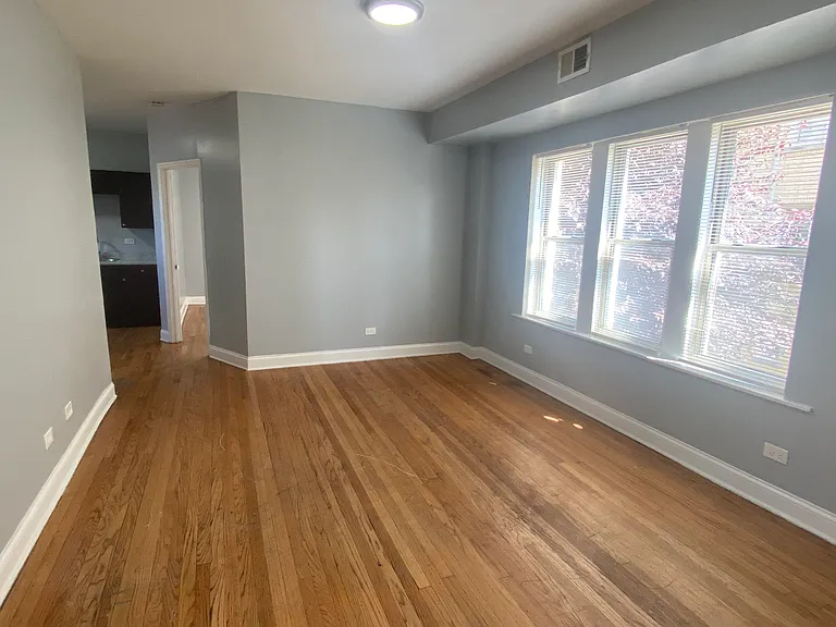 Emerald Apartments — Photo 15