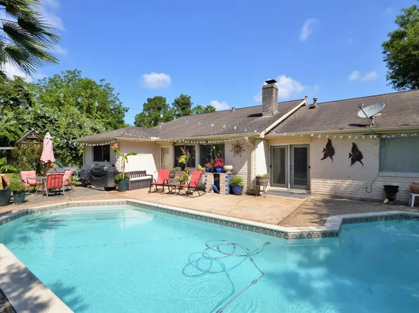 16238 Cavendish Dr, Houston, TX 77059