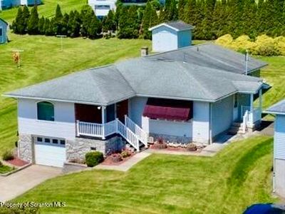 290 Holly Ln, Olyphant, PA, 18447
