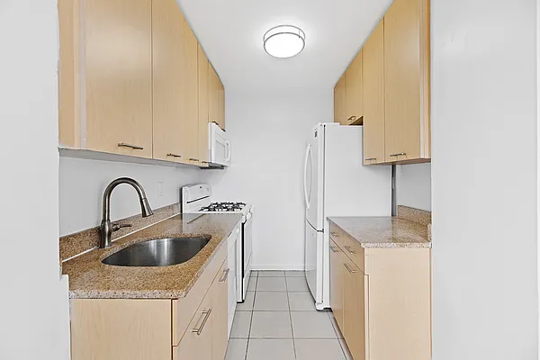 Rented by REAL New York | media 3