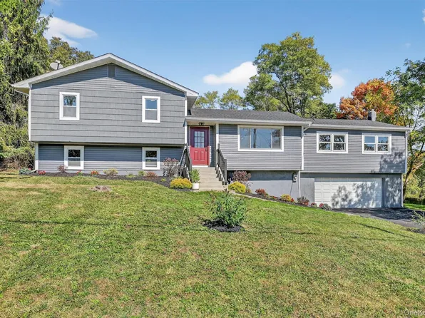 10 Elizabeth Dr, Plattekill, NY 12589