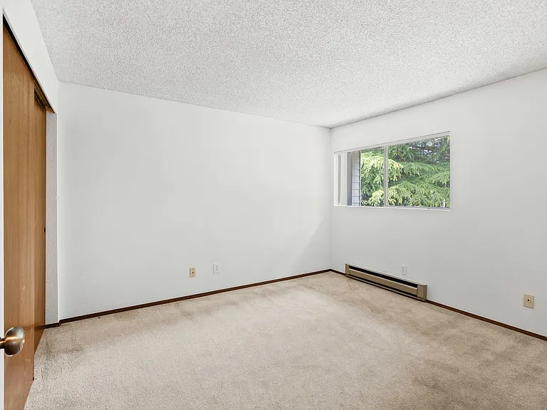 19433 28th Ave NE #D — Photo 16