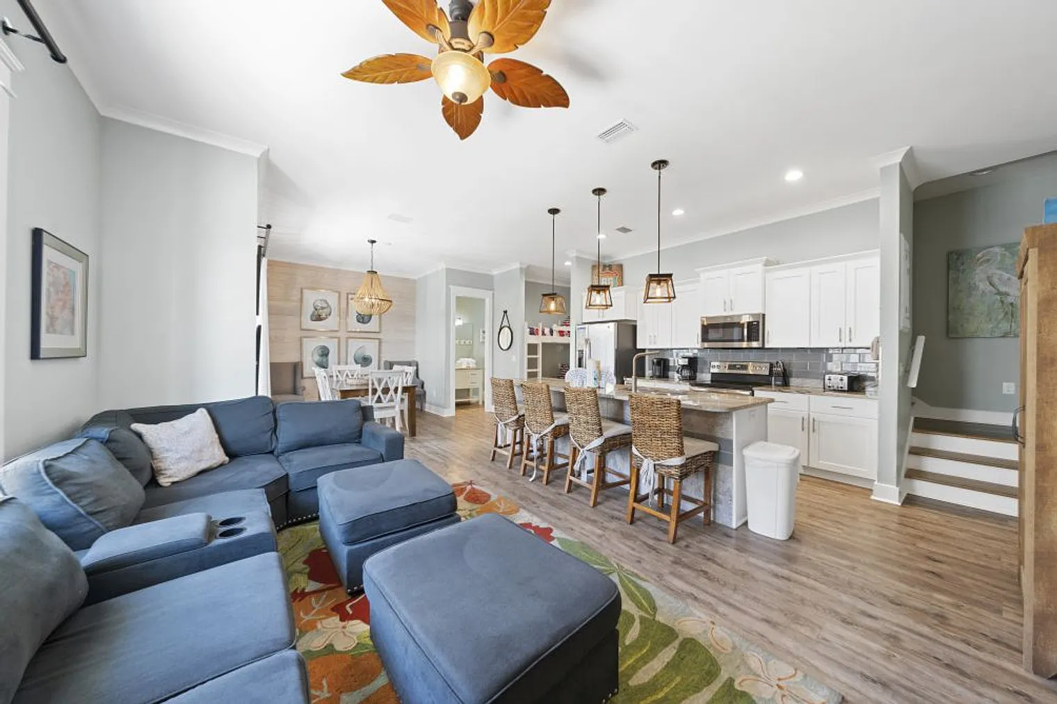 2 bed, 1.0 bath, 1194 sqft, $5,867 — Photo 1