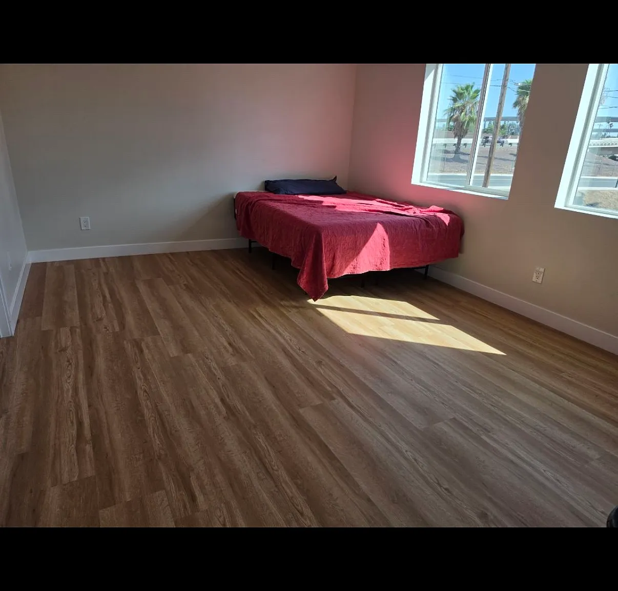 5 bed, 4.5 bath, 3186 sqft, $950 — Photo 1