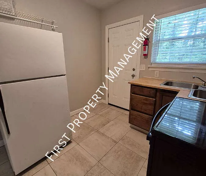 424 Booth Rd — Photo 6