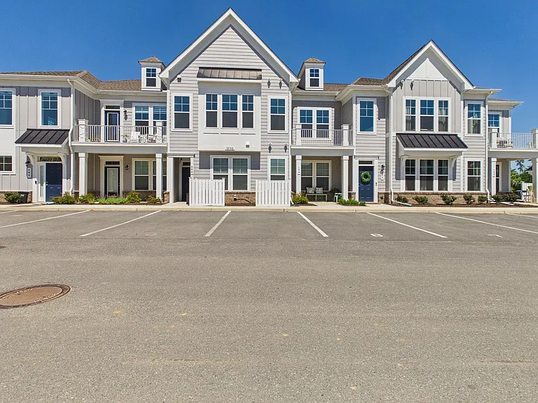 12102 Oxford Landing Dr #204 — Photo 1