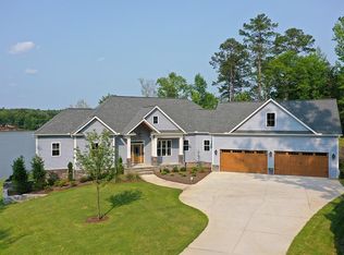 990 Eagles Harbor Dr, Hodges, SC 29653