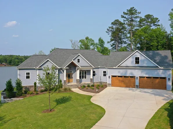 990 Eagles Harbor Dr, Hodges, SC 29653