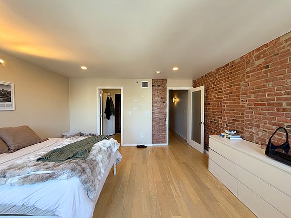 4th image of 728 Market St #904A