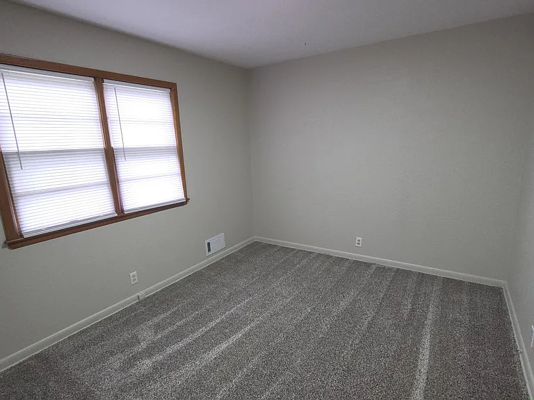 2101 E Ventnor St — Photo 12
