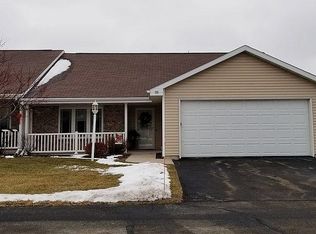 25 Kings Crest Ln, Fond Du Lac, WI 54935