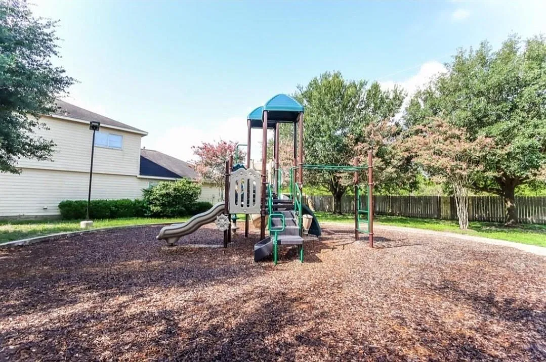 5 bed, 3.5 bath, 2920 sqft, $2,695 — Photo 4