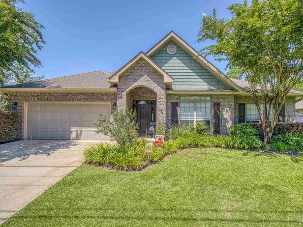 3014 Palm St, Gulf Breeze, FL 32563