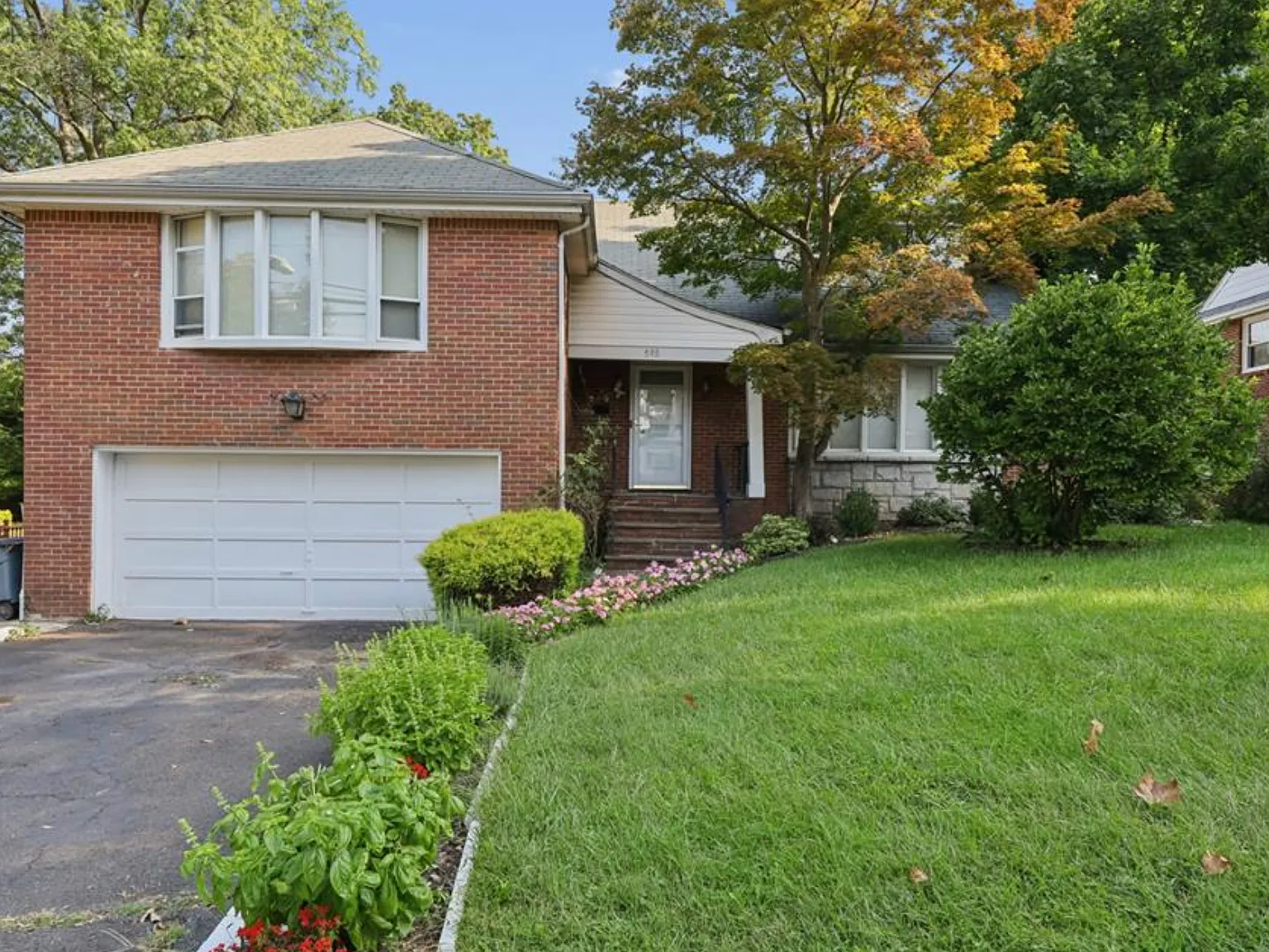 5 bed, $6,400 — Photo 1