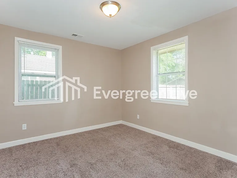 4610 Violet Ave — Photo 8