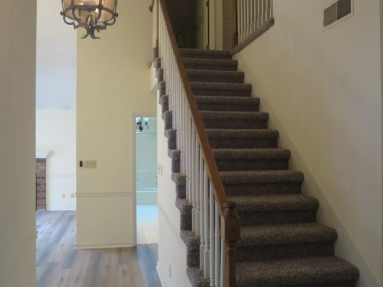 441 Eagle Brook Dr #1 — Photo 5