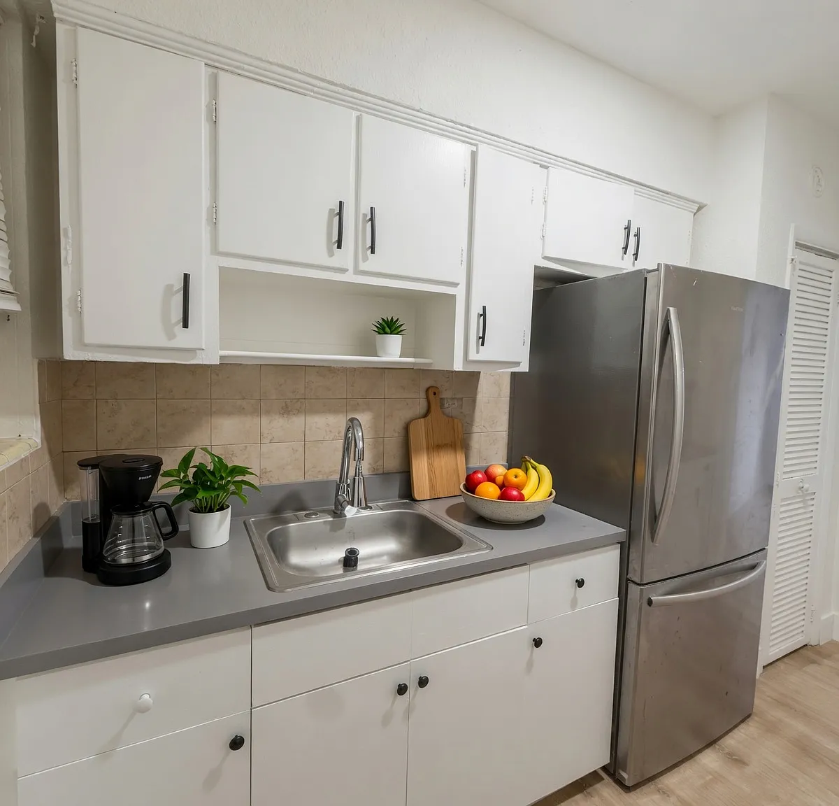 2 bed, $3,300 — Photo 2