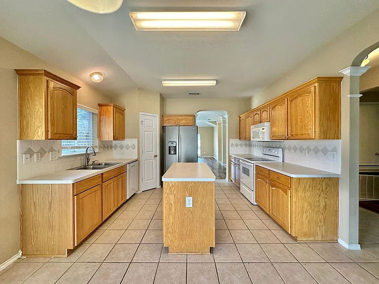 102 W Great Plains Trl — Photo 8