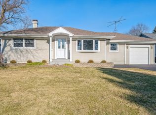 1902 Fairfield Rd, Lindenhurst, IL 60046