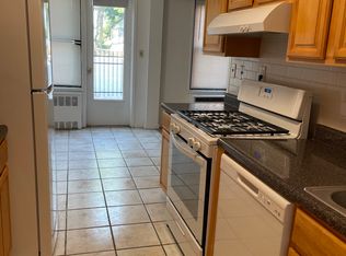 48 Davis Ave #2B, White Plains, NY 10605