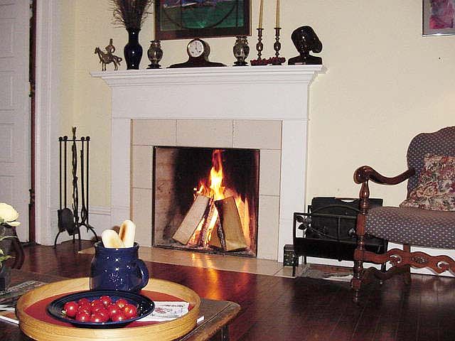 2nd image of 1035 Monroe St