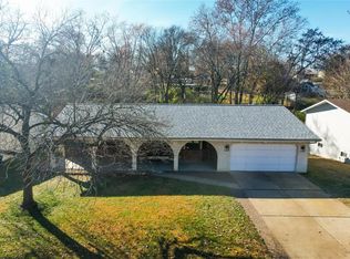 2817 Westminister Dr, Saint Charles, MO 63301