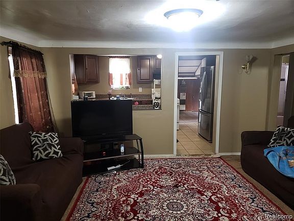 5th image of 8320 Nightingale St
