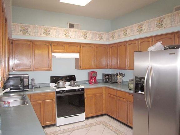 3rd image of 7565 Plaza Taurina Dr